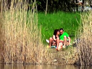 Geiles reifes Paar genießt wilden Sex im Freien