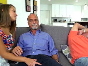 Глен пушта Лизу Роу да јаше његов