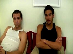 Het twink-scen Diesal tar fram glidmedel och glidmedel som kukar upp