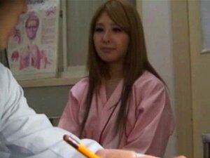 Japanilainen beibi. Japanilainen beibi tissitarkastuksen aikana