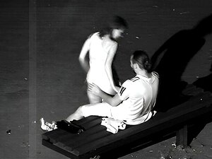 Erste Voyeur Cams auf echtem öffentlichem Pool