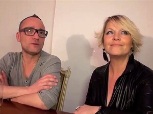 Sophia ist eine scharfsichtige, goldhaarige Frau, die es liebt,