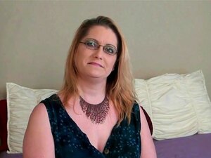 Casting hermostunut epätoivoinen amatöörikokoelma milf