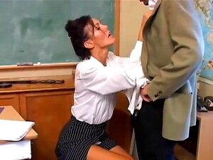 La matrigna malvagia che vorrei scopare è un Super Sexy Bang e ama le