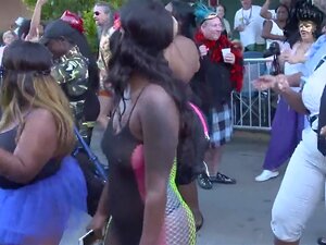 Erlebe das Unfassbare! Tauche ein in die rohe, ungezähmte