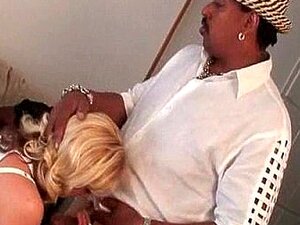 Cutie Latina Squirts kun saada kuseen 6