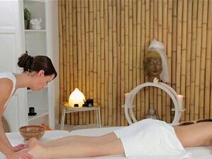 Schöne Brünette hat G-Punkt-Action, die sie nie vergessen wird