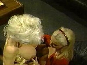 Stacy Valentine och Helen Duval Undercover-begär