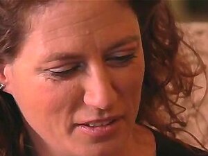 Atemberaubende Frauen werden auf einer Swingerparty richtig dreckig