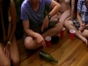 Dorm Room Orgie auf Mycollegerule