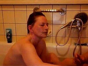 Deutsche Mutter und NICHT Stieftochter im Bad -