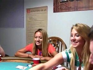 Frische Babysitter ficken beim Pokerabend