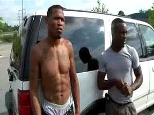 Врући мишићави црни геј момци