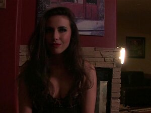 Gerimde pornoster wordt geneukt. Gerimde pornoster ahs haar natte kut