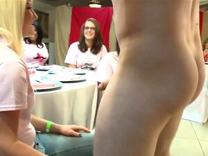Cfnm teenager braut lutschen