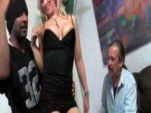 Cuckold tittar på Interracial BJ