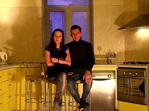 Emmy i hjemmelaget sexvideo med en kjekk jente,