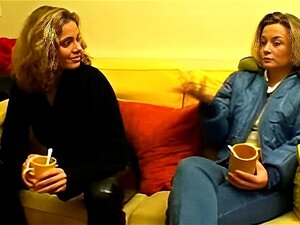 Zanurz się w zmysłowym objęciu francuskich bliźniaczek, gdy