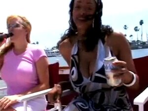 Carmen Hayes wird auf einem Boot gefickt