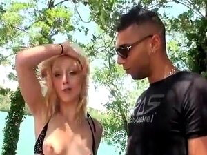 Erstaunlicher Homemade-Film mit Cunnilingus, Kleine Titten-Szenen,