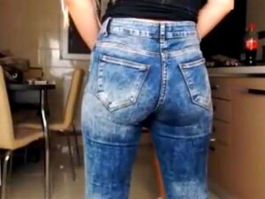 Mädchen in Jeans Arschjeans,