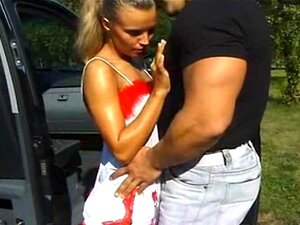 Suzie Carina Outdoor-Szene