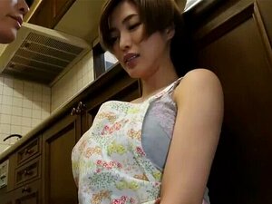 Zuckerbrüste orientalische Hussy in einem Fetisch-Sex-Video