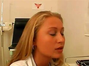 Bionda dentro l'Uniforme che fa l'amore duro xxx dentro il suo ufficio