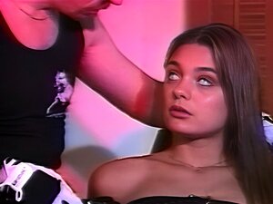 Tauche ein in die provokante Welt des BDSM mit der wunderschönen