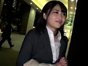 Amateur-Asiatin mit großem Arsch dildiert mehr Webcamgirls