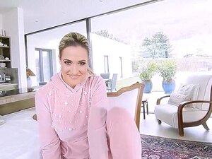 Tschechische MILF muss sparen und blasen