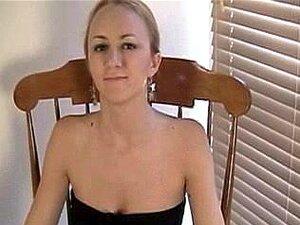 Die vollbusige Jacklynn masturbiert nach einem heißen Interview