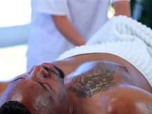 TLBC - Süße Süße übt eine Massage am Stiefvater