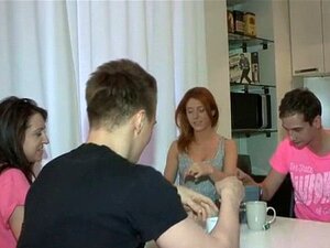 Heißes Ficken erstaunt die sexy Braut. Das heiße Ficken, das unsere