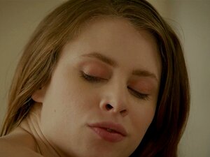 Anya Olsen wird von ihrem zuckerstiefvater in den Arsch gefickt. Anya