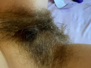 Frische Hirsute Vagina Compilation mit großem Liebesknopf