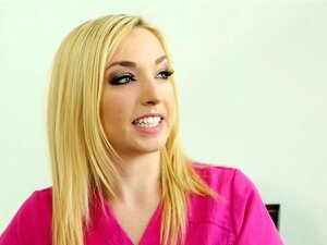 Süße behaarte Muschi geleckt