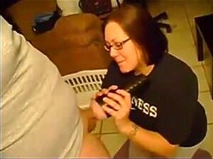 Riesige Ladung nach dem Wichsen des Typen mit Fleshlight