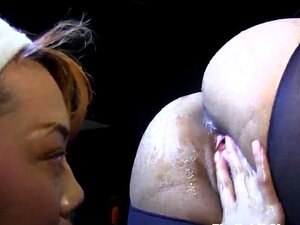 asiatische Kimberly Chi Lesbo dicker Arsch Synmaon Fickathon.