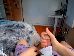 Stiefmutter fängt dich und sagt, du hast einen unbezahlbaren Penis