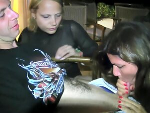 Dreier mit zwei sexy Lehrerinnen mit großen Titten,