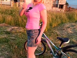 Sexy Stiefmutter, ich würde gerne auf einem Fahrrad ficken, danke