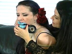 caroline pierce tied omhoog 2