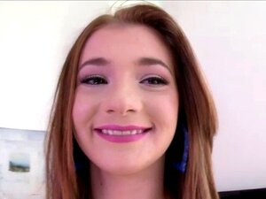 Enorme blanke kont mooie vrouw Ava Sparxxx wordt geneukt. Ava Sparxxx