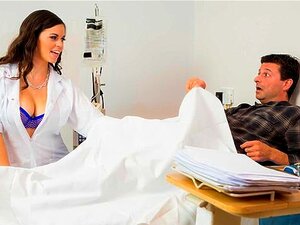 Nemoralna polusestra se predaje u potpunosti! Uživajte u zavodljivom