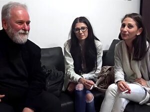 Blonde und Brünette Tschechische MILF Swinger (Teil 1)