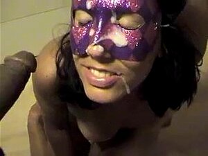 (REPOST) Dez antaa footjob ja saa kasvojen