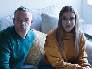 Zwei heiße Models Havana Bleu und Jessae Rosae ficken mit einem