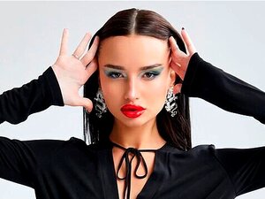 Loves Debut mit Jess Leon