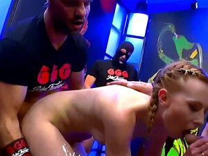 Linda sweet hatte einen bukkake cucmshot von einem ihrer kollegen